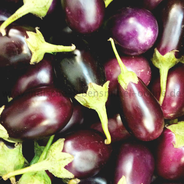 aubergine-frisch-egg-plant-brinjal-baingan-klein-indien